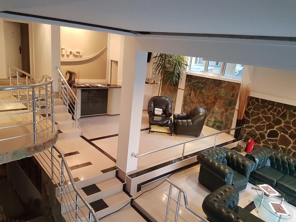 Lira Inn Ni Buitenkant foto
