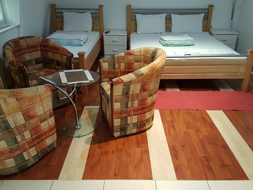 Lira Inn Ni Buitenkant foto