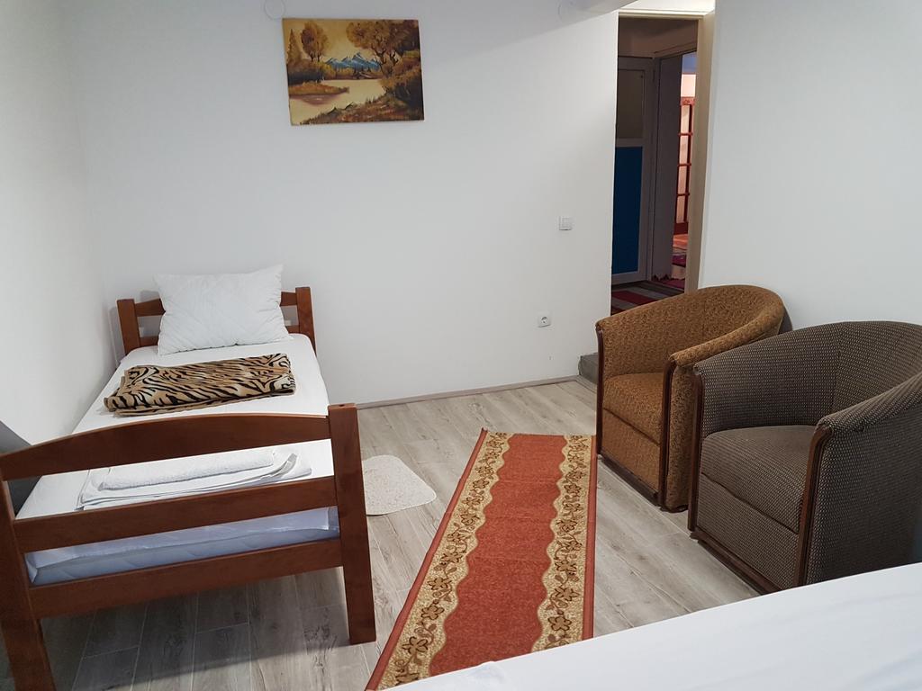Lira Inn Ni Buitenkant foto
