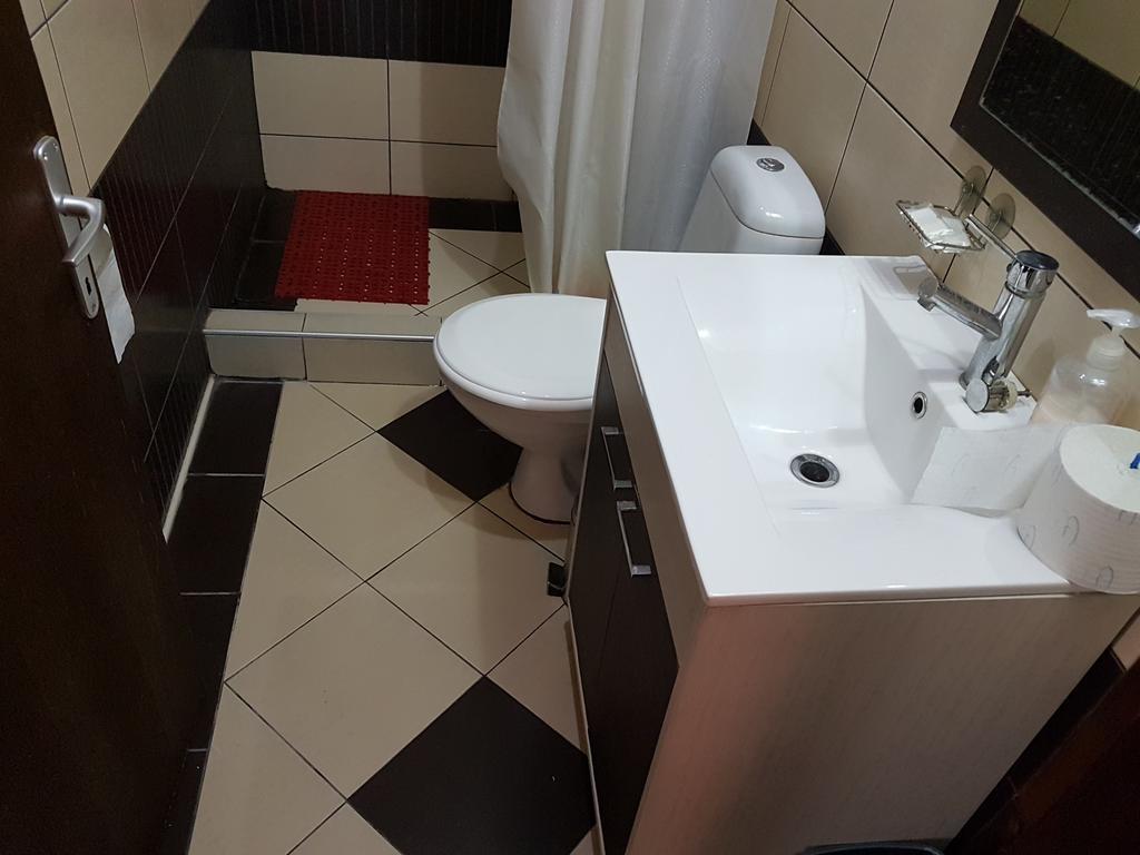 Lira Inn Ni Buitenkant foto