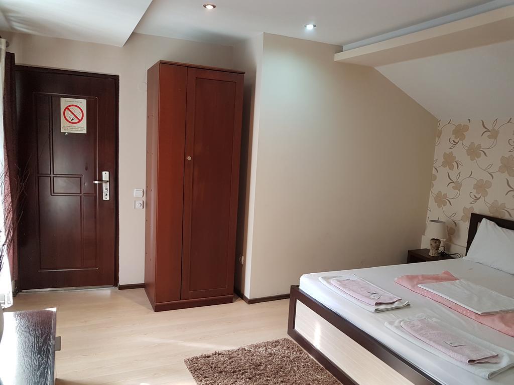 Lira Inn Ni Buitenkant foto
