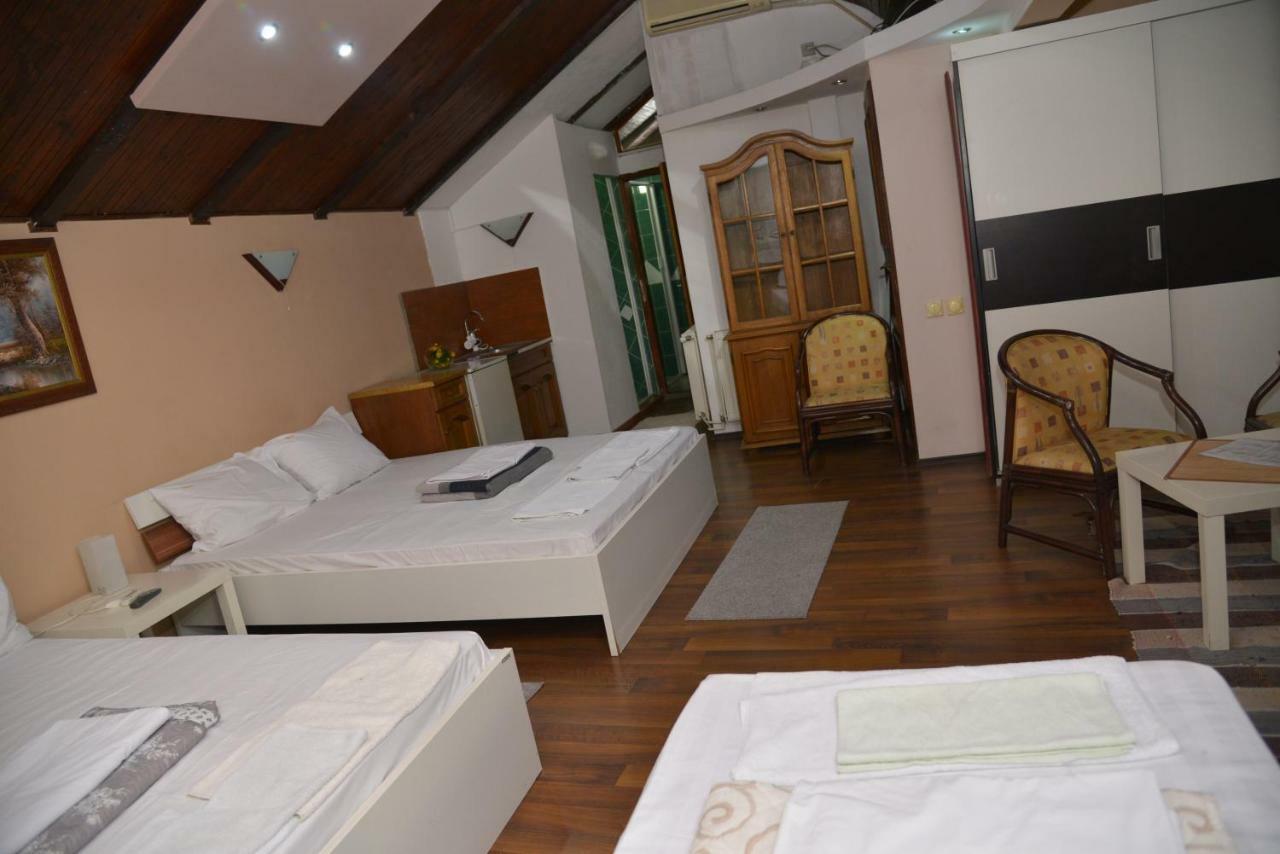 Lira Inn Ni Buitenkant foto